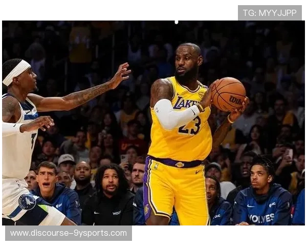 湖人詹姆斯复出首战全场高光助球队迎来关键胜利